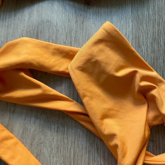 monday swimear clovelly top + byron thong bikini set in burnt orange small XS - Picture 4 of 7